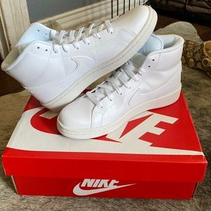 Women’s Nike court royals MID